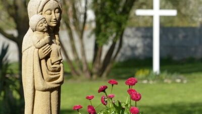 Así se apareció por primera vez la Virgen, aún viva, a Santiago Apóstol en España 2024