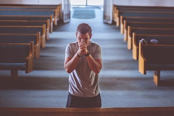 Oración a San Judas Tadeo para quienes están solos 2024