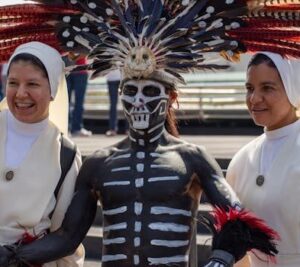 Las ex monjas de Belorado expulsan al falso obispo y a su acompañante 2024