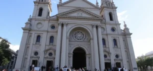 Descubre el emotivo homenaje que los porteños rendirán al Papa Francisco en la Catedral de Buenos Aires 2025