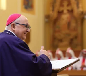 Descubre el poderoso mensaje del cardenal Re en la misa que podría cambiar el futuro de la iglesia 2025 Descubre el poderoso mensaje del cardenal Re en la misa que podría cambiar el futuro de la iglesia 2025