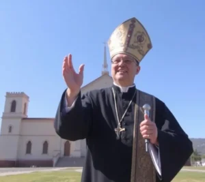 Descubre el poderoso mensaje del arzobispo que está tocando los corazones de miles en la Iglesia 2025